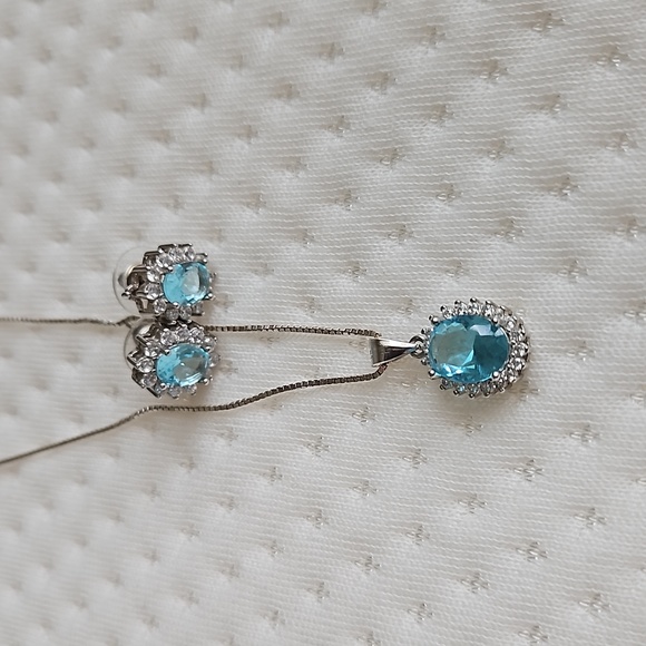 EUC Swarovski Crystal and Sterling Silver Earrings and Necklace Set - Picture 1 of 10